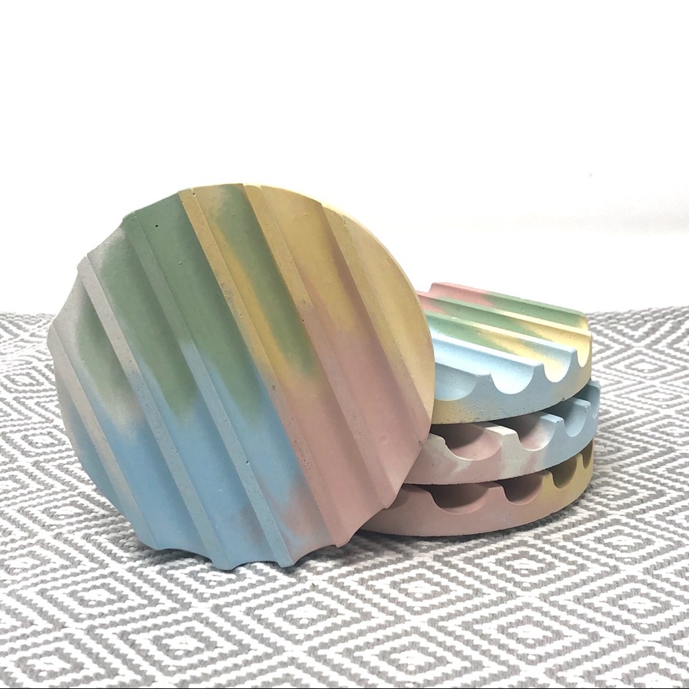 Pretti Cool Concrete Cork Coasters Set of 4 NIB - Picture 2 of 3